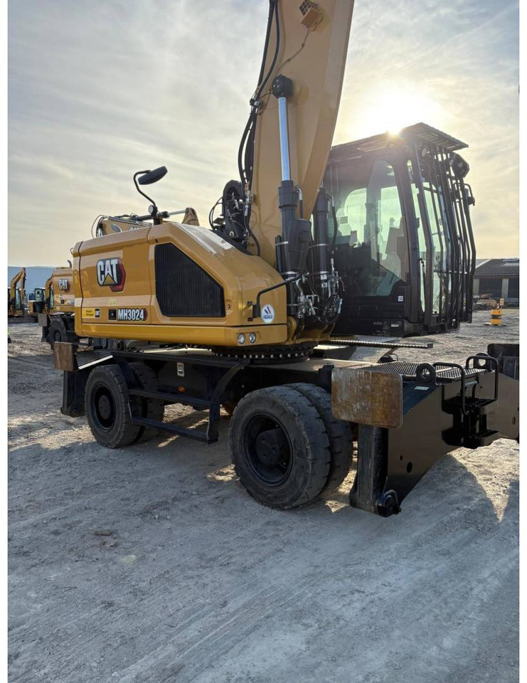 CAT MH3024 - Wheel excavator: picture 2 CAT MH3024 - Wheel excavator: picture 2