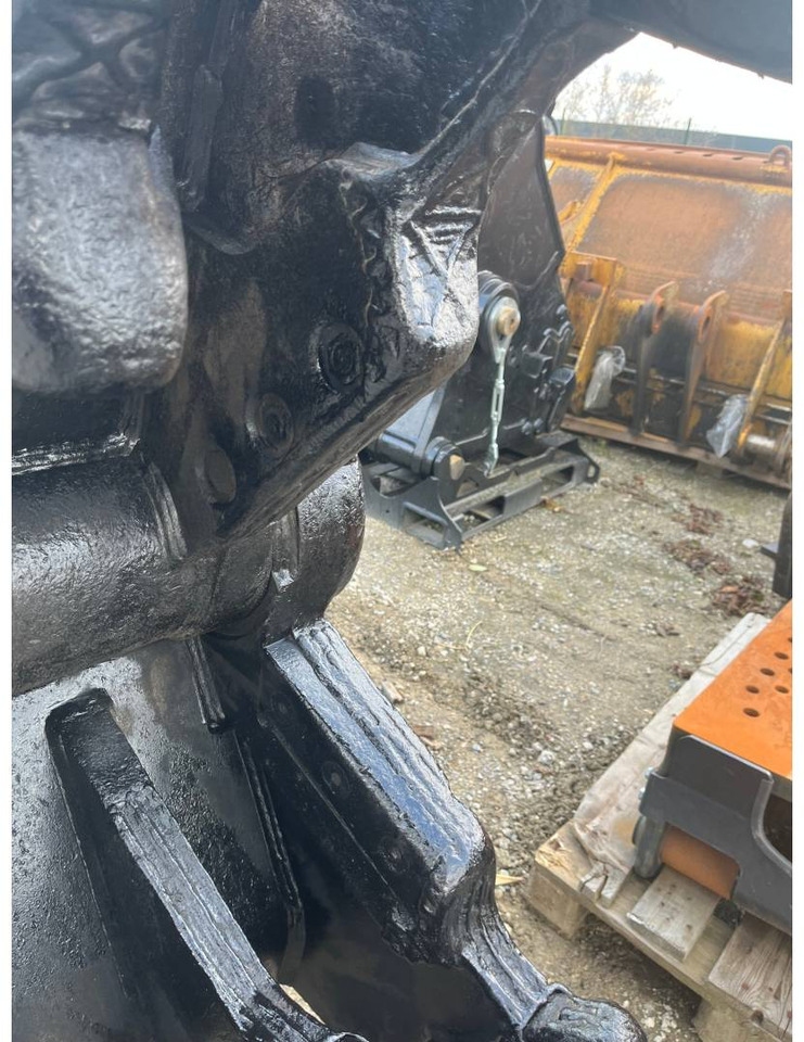 CAT VHC40/P325 - Demolition shears for Construction machinery: picture 3 CAT VHC40/P325 - Demolition shears for Construction machinery: picture 3