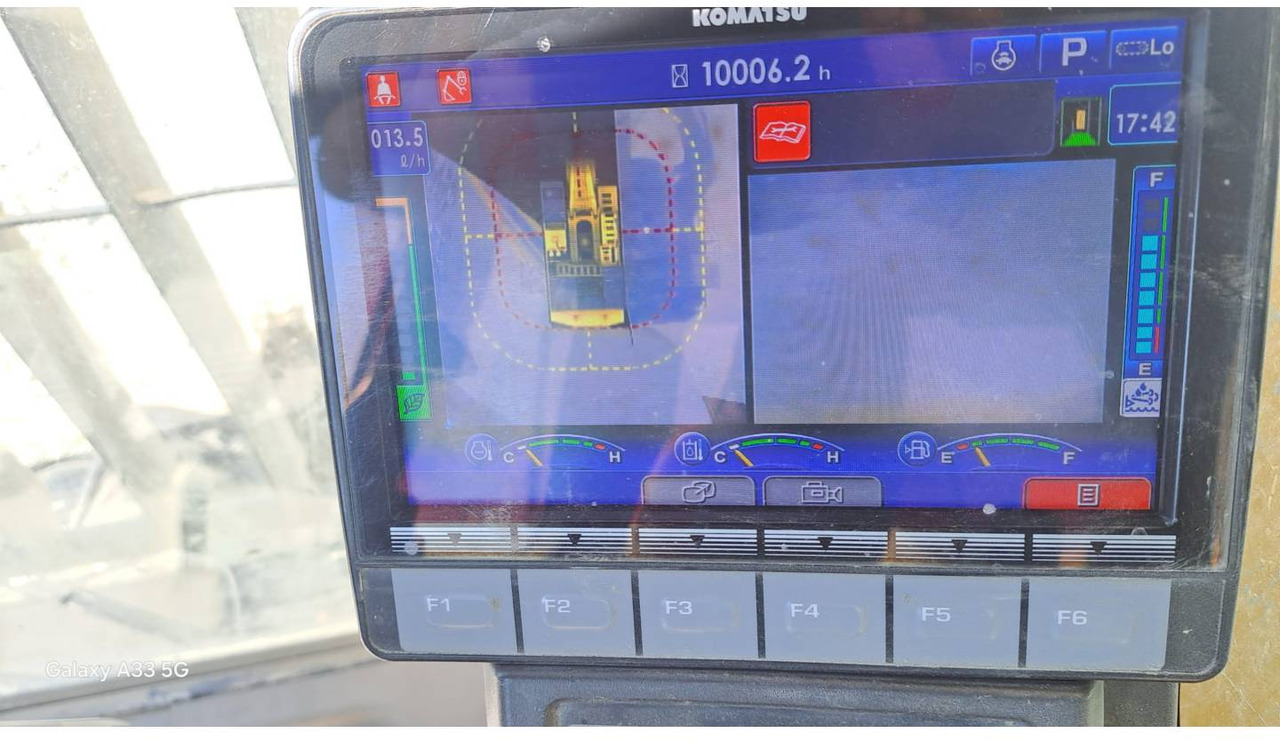 KOMATSU PC700LC - Crawler excavator: picture 5 KOMATSU PC700LC - Crawler excavator: picture 5