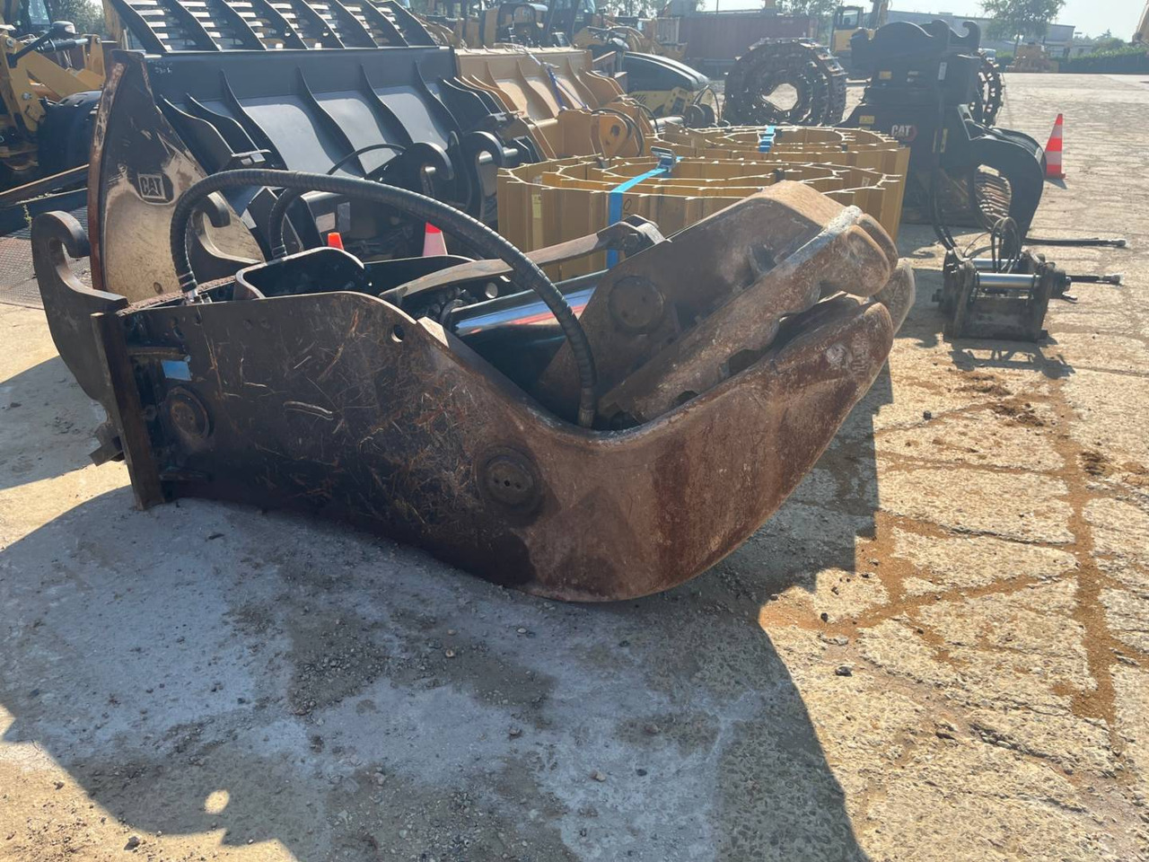 MB BROYEUR/MCP910/CW45S/MBI - Demolition shears for Construction machinery: picture 1 MB BROYEUR/MCP910/CW45S/MBI - Demolition shears for Construction machinery: picture 1