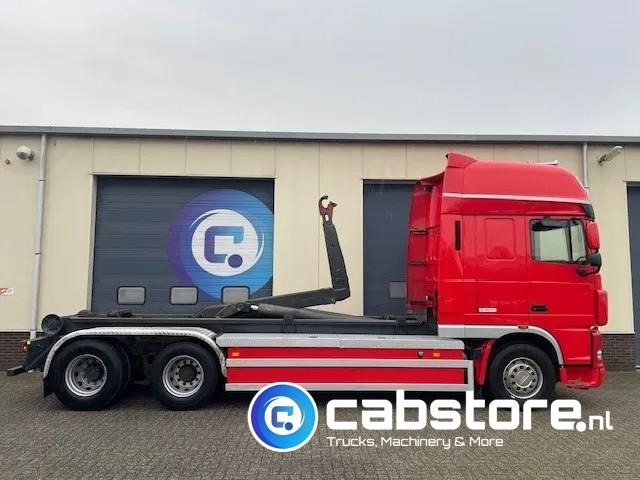 DAF XF 105 .460 FAS Euro 5 - 25 ton's Haakarmsysteem - Hooklift - Abrolkipper - Year 2006 - ANALOG TACHO - Hook lift truck: picture 2 DAF XF 105 .460 FAS Euro 5 - 25 ton's Haakarmsysteem - Hooklift - Abrolkipper - Year 2006 - ANALOG TACHO - Hook lift truck: picture 2