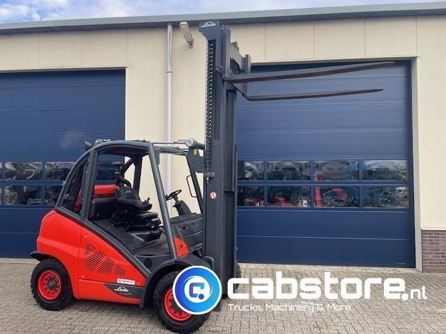 Linde H40T-02 EVO Forklift - LPG / Gas - 6 Cilinder - Bouwjaar 2013 - 4 Ton - Draaiuren 2527 - Very Good Condition ! - Forklift: picture 3 Linde H40T-02 EVO Forklift - LPG / Gas - 6 Cilinder - Bouwjaar 2013 - 4 Ton - Draaiuren 2527 - Very Good Condition ! - Forklift: picture 3