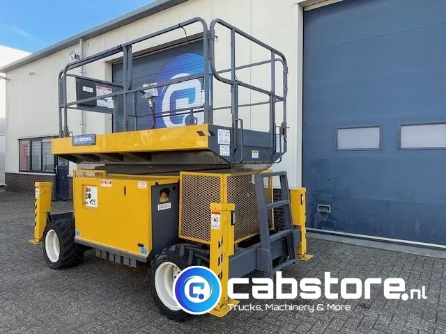 MEC 3772RT 4x4 Platform Schaarhoogwerker - Scissor platform - Arbeitsbuhne - Year 2007 - Diesel - Scissor lift: picture 3 MEC 3772RT 4x4 Platform Schaarhoogwerker - Scissor platform - Arbeitsbuhne - Year 2007 - Diesel - Scissor lift: picture 3