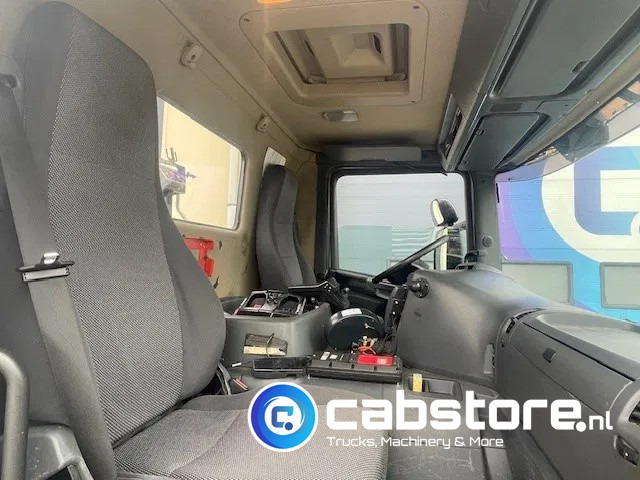 Crane truck Scania P380 LB 8x4*4 HNA Euro 5 - HIAB 211 E-3 Hipro Crane with remote control + Multilift  XR26S61 Hooklift - Year 2009 - Km 336.501 !! - Good condition: picture 15
