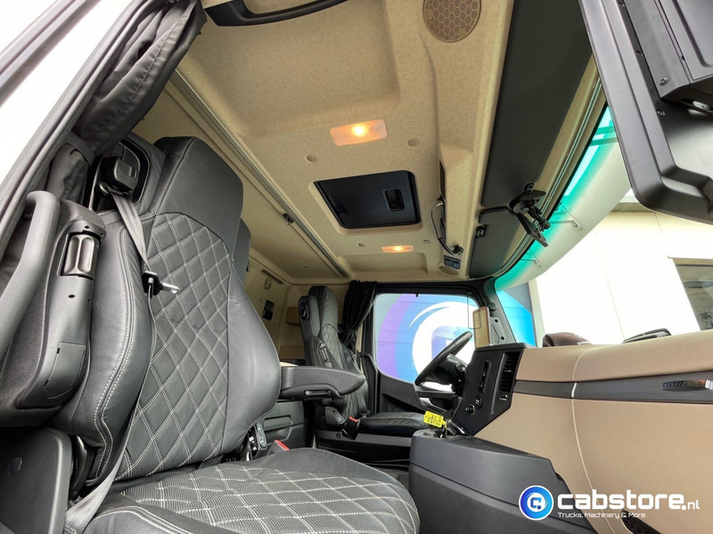 Tractor unit Mercedes-Benz Actros 3363 6x4 SLT Euro 6 3363 6x4 SLT Euro 6 - Zwaartransport - Heavy Load - Schwertransporte - 140 Ton - Year 2024 - Km 35.788 !! - Turbo Retarder Clutch - LIKE NEW !!: picture 14