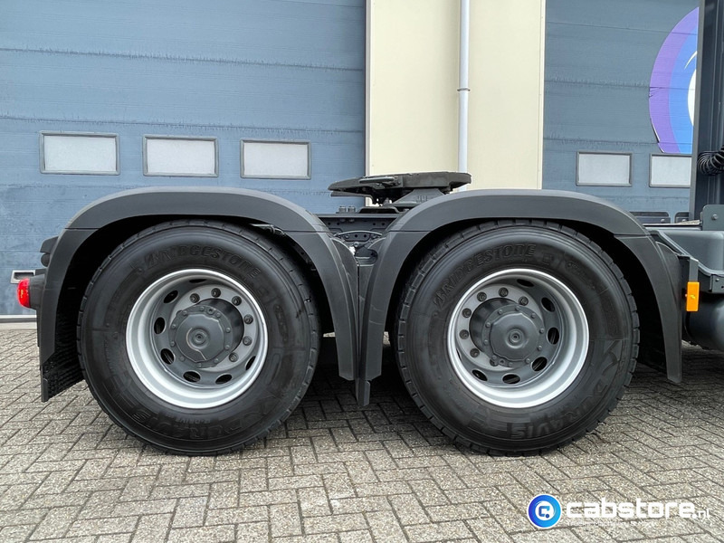 Tractor unit Mercedes-Benz Actros 3363 6x4 SLT Euro 6 3363 6x4 SLT Euro 6 - Zwaartransport - Heavy Load - Schwertransporte - 140 Ton - Year 2024 - Km 35.788 !! - Turbo Retarder Clutch - LIKE NEW !!: picture 8
