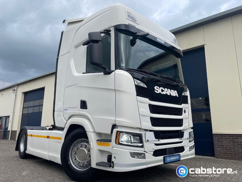Scania R450 4X2 Euro 6 Tractor Scania R450 A4x2 Euro 6 - R-Highline - Retarder - Bouwjaar 12-2017 - Differentieelslot - 2 dieseltanks - Good condition - Tractor unit: picture 1 Scania R450 4X2 Euro 6 Tractor Scania R450 A4x2 Euro 6 - R-Highline - Retarder - Bouwjaar 12-2017 - Differentieelslot - 2 dieseltanks - Good condition - Tractor unit: picture 1