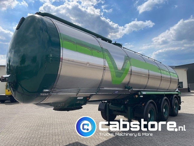 Lako T343 Tank-trailer LAKO T343 Tankoplegger RVS - Bouwjaar 2000 - SAF assen - Gestuurd - Laadvermogen 34.880 kg - Tank trailer: picture 2 Lako T343 Tank-trailer LAKO T343 Tankoplegger RVS - Bouwjaar 2000 - SAF assen - Gestuurd - Laadvermogen 34.880 kg - Tank trailer: picture 2
