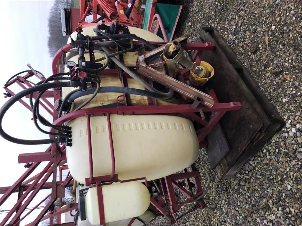 Hardi 850L og 12 Meter - Tractor mounted sprayer: picture 3 Hardi 850L og 12 Meter - Tractor mounted sprayer: picture 3