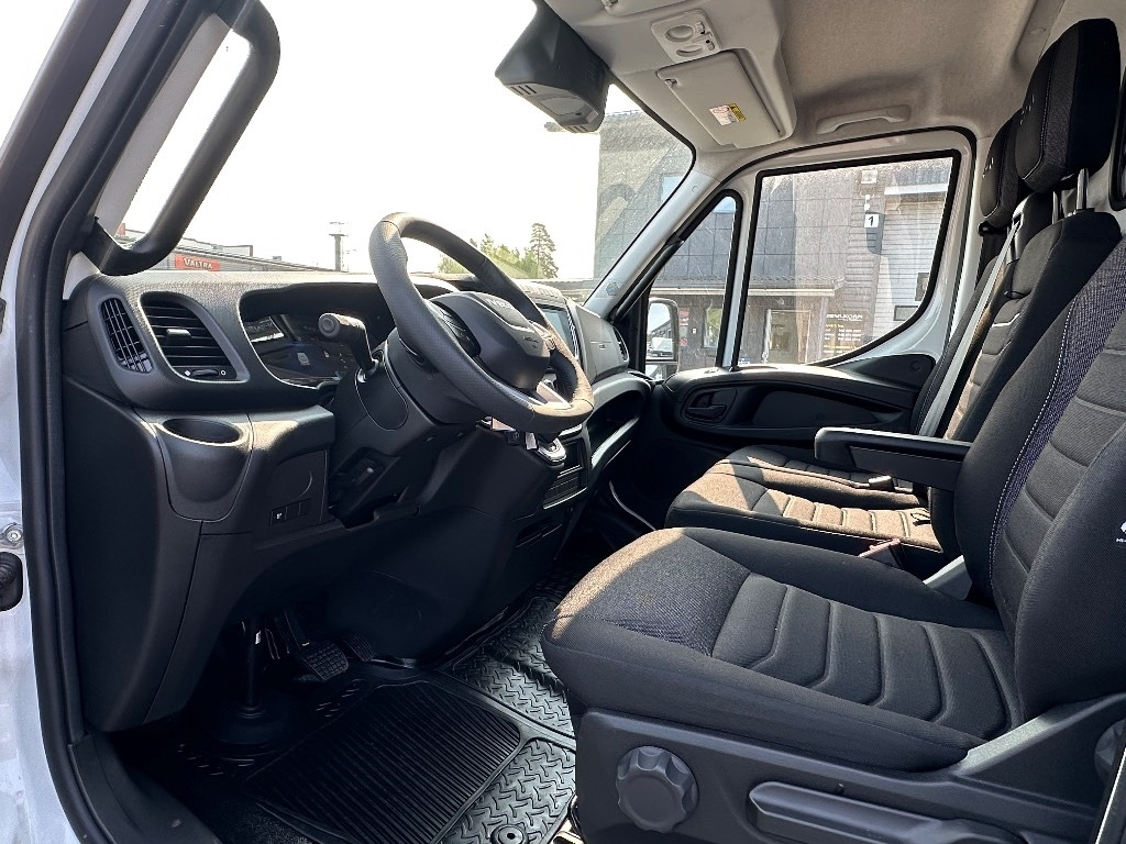 New Panel van Iveco Daily 35S16A8 12m3: picture 9
