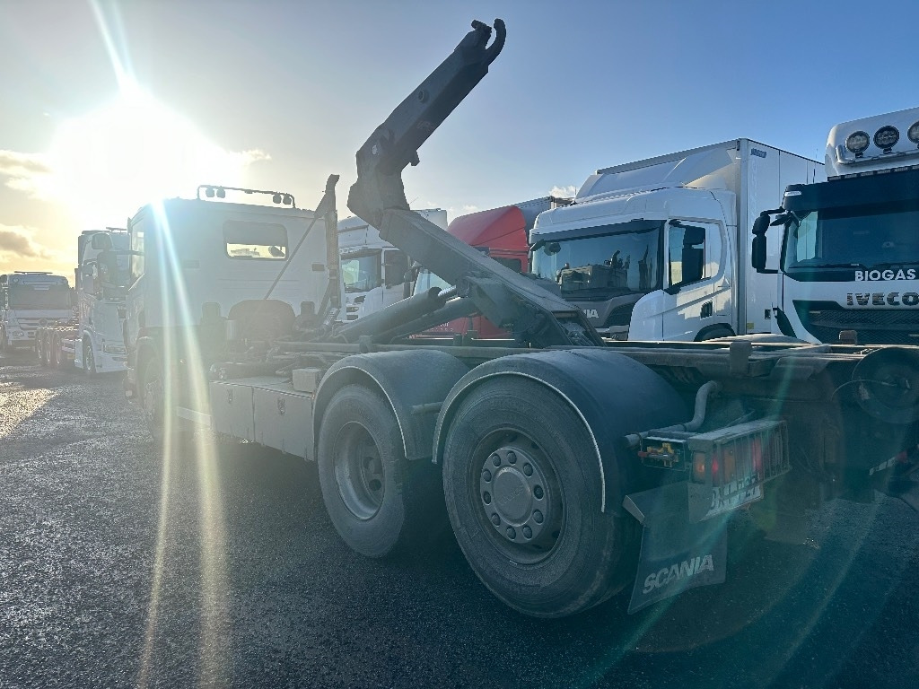 Scania P420 - Hook lift truck: picture 5 Scania P420 - Hook lift truck: picture 5