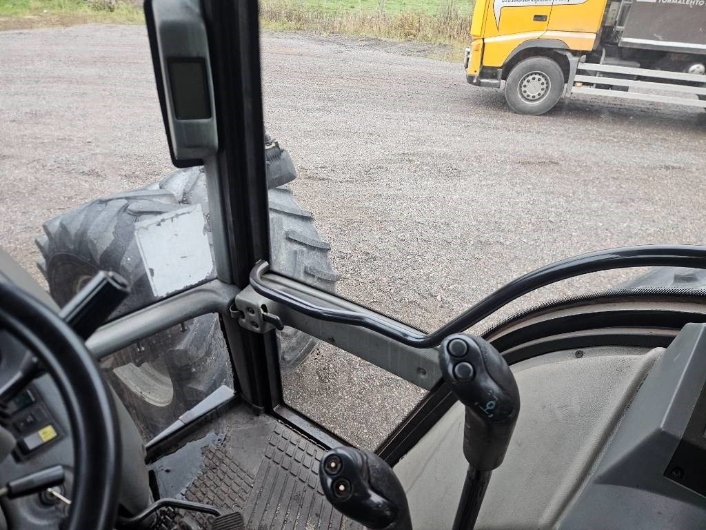 Farm tractor Valtra T 170: picture 12
