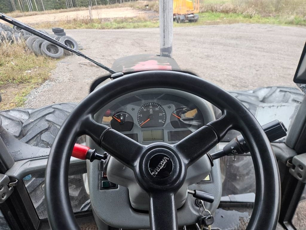 Farm tractor Valtra T 170: picture 13