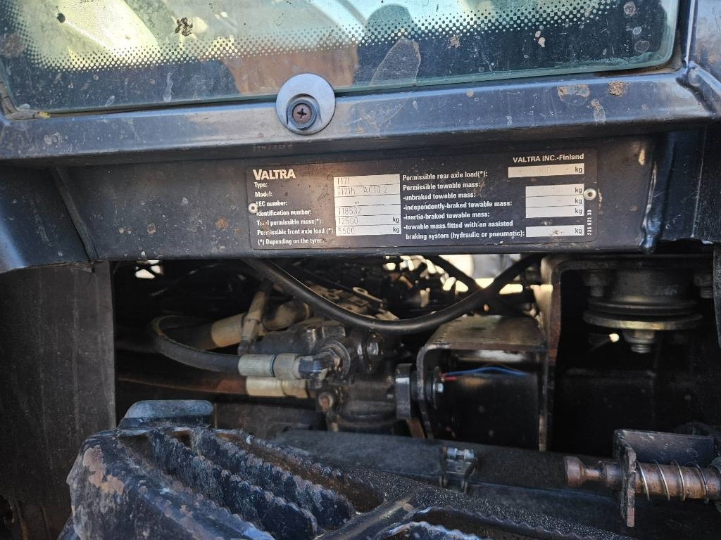 Valtra T 171 - Farm tractor: picture 5 Valtra T 171 - Farm tractor: picture 5
