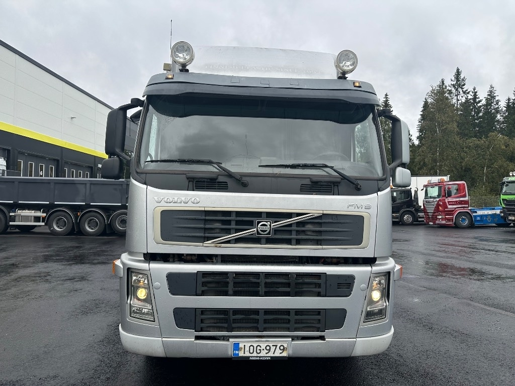 Volvo FM9 300 4x2 - Box truck: picture 2 Volvo FM9 300 4x2 - Box truck: picture 2
