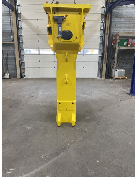 Epiroc HB3100 - Hydraulic hammer for Construction machinery: picture 3 Epiroc HB3100 - Hydraulic hammer for Construction machinery: picture 3