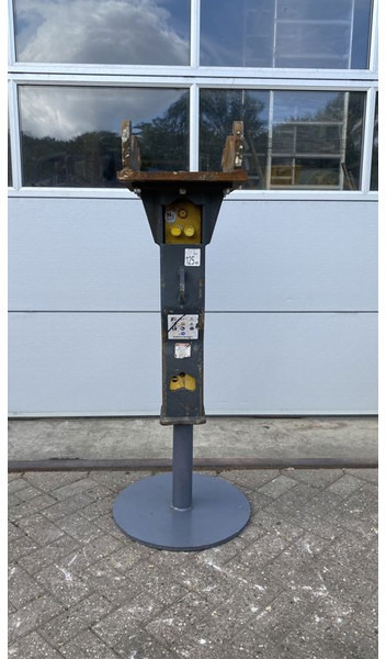Mustang SB 200 - Hydraulic hammer for Construction machinery: picture 4 Mustang SB 200 - Hydraulic hammer for Construction machinery: picture 4