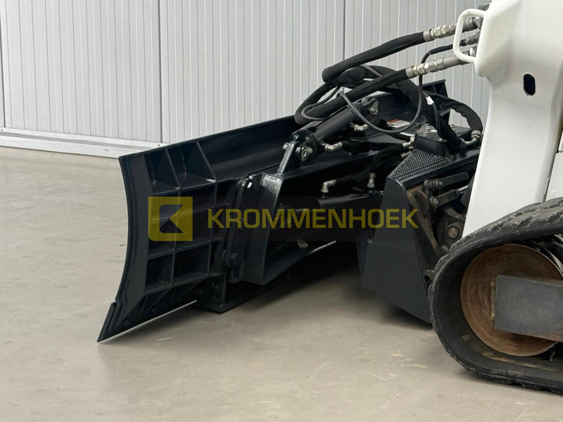 Bobcat 96 Dozer Blade 244 cm 6-weg blad - Blade for Loader: picture 5 Bobcat 96 Dozer Blade 244 cm 6-weg blad - Blade for Loader: picture 5