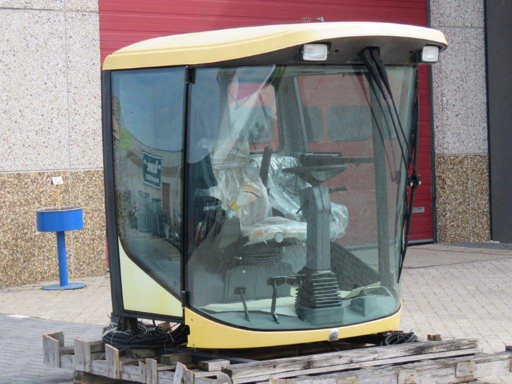 CNH Cabine - New Holland TX - Cab for Agricultural machinery: picture 3 CNH Cabine - New Holland TX - Cab for Agricultural machinery: picture 3