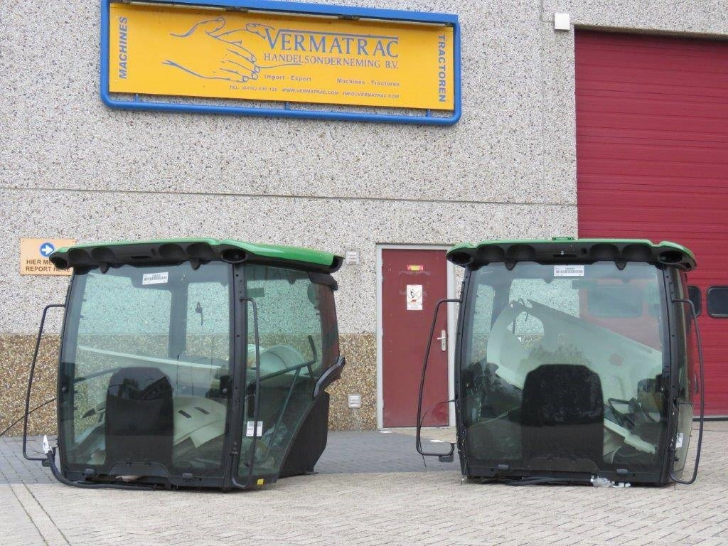 John Deere 6135R, 6145R, 6155R - Cab for Agricultural machinery: picture 4 John Deere 6135R, 6145R, 6155R - Cab for Agricultural machinery: picture 4