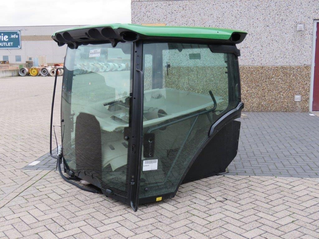 John Deere 6135R, 6145R, 6155R - Cab for Agricultural machinery: picture 5 John Deere 6135R, 6145R, 6155R - Cab for Agricultural machinery: picture 5