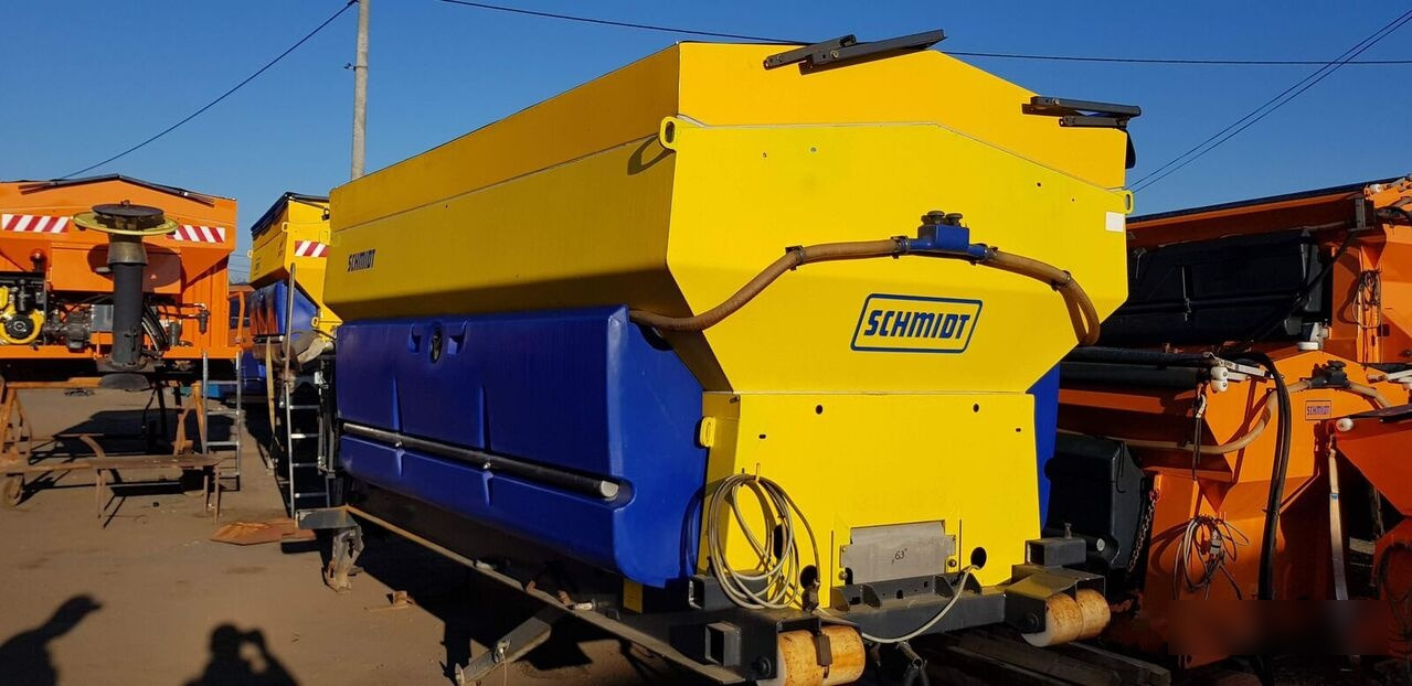 Schmidt STRATOS - Sand/ Salt spreader for Municipal/ Special vehicle: picture 3 Schmidt STRATOS - Sand/ Salt spreader for Municipal/ Special vehicle: picture 3