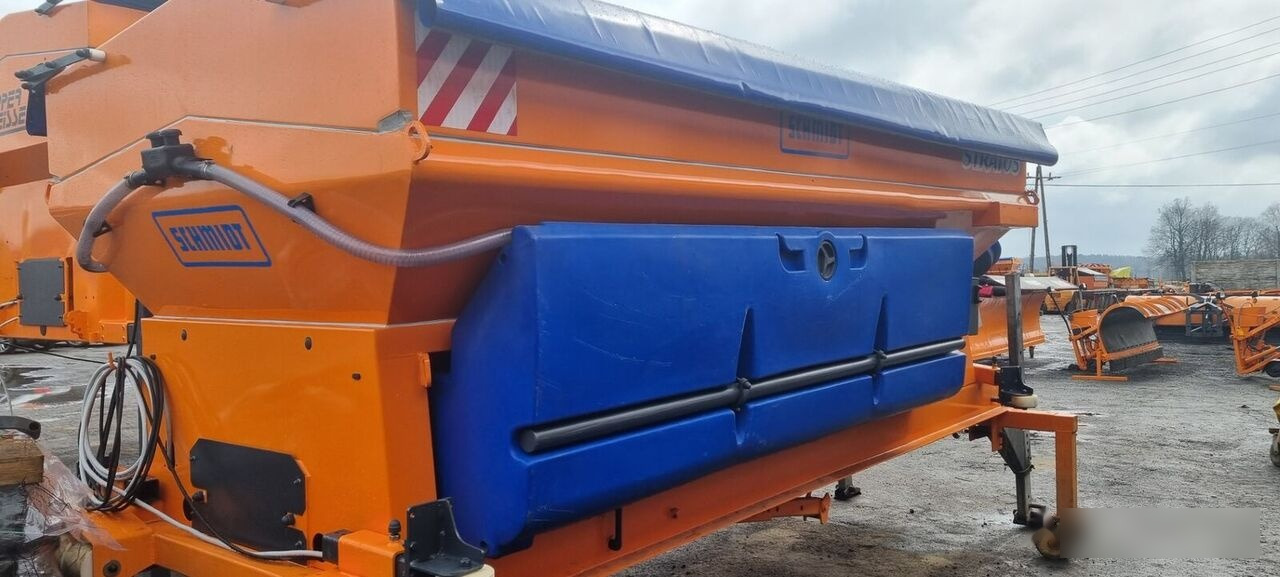 Schmidt odnowiona 2024 - Sand/ Salt spreader for Municipal/ Special vehicle: picture 4 Schmidt odnowiona 2024 - Sand/ Salt spreader for Municipal/ Special vehicle: picture 4