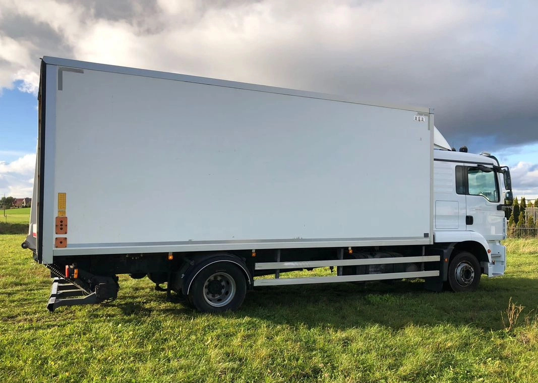 MAN 15.290 Winda Bok otwierany 18 Palet - Isothermal truck: picture 3 MAN 15.290 Winda Bok otwierany 18 Palet - Isothermal truck: picture 3