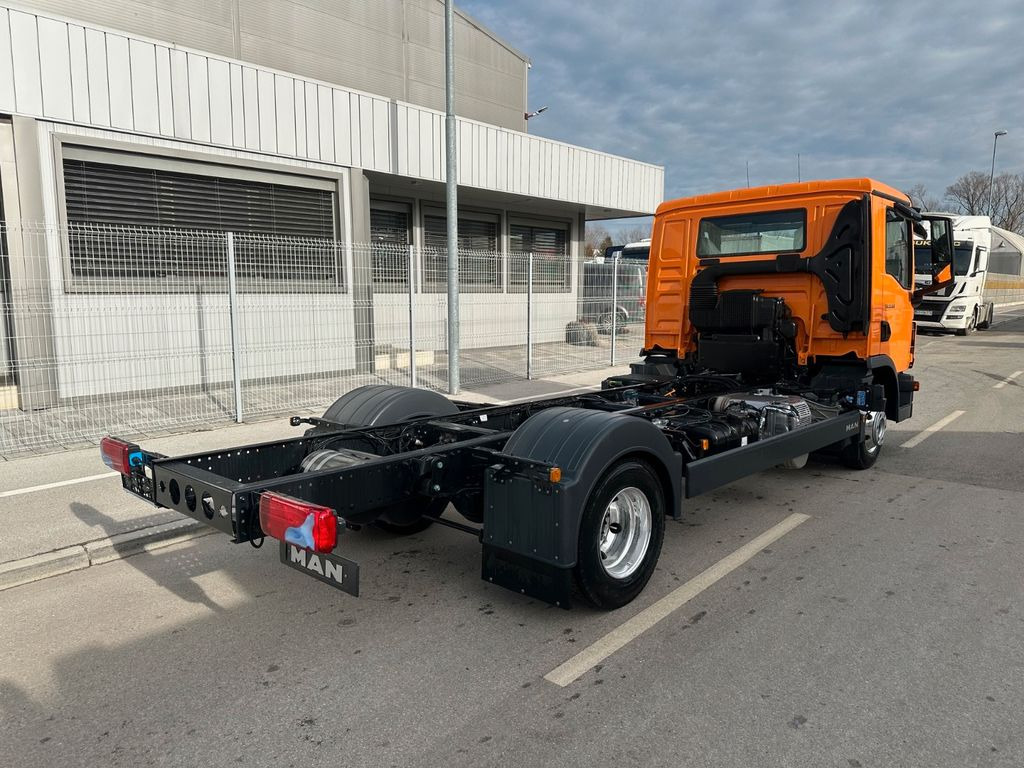 MAN TGL 8.160 4X2 BB CH - Cab chassis truck: picture 4 MAN TGL 8.160 4X2 BB CH - Cab chassis truck: picture 4