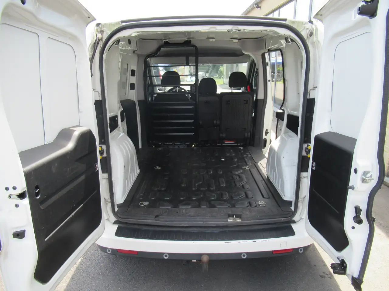 Fiat Doblo 105CV AIRCO,NAVI,CRUISE 9000€+TVA - Panel van: picture 5 Fiat Doblo 105CV AIRCO,NAVI,CRUISE 9000€+TVA - Panel van: picture 5