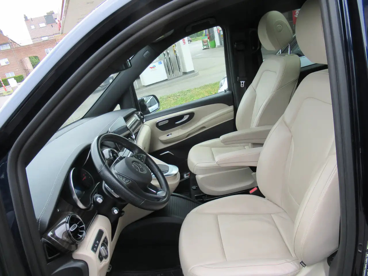 Mercedes-Benz V 300 d 4-Matic MWB toit pano 45000€+tva/btw - Combi van: picture 5 Mercedes-Benz V 300 d 4-Matic MWB toit pano 45000€+tva/btw - Combi van: picture 5