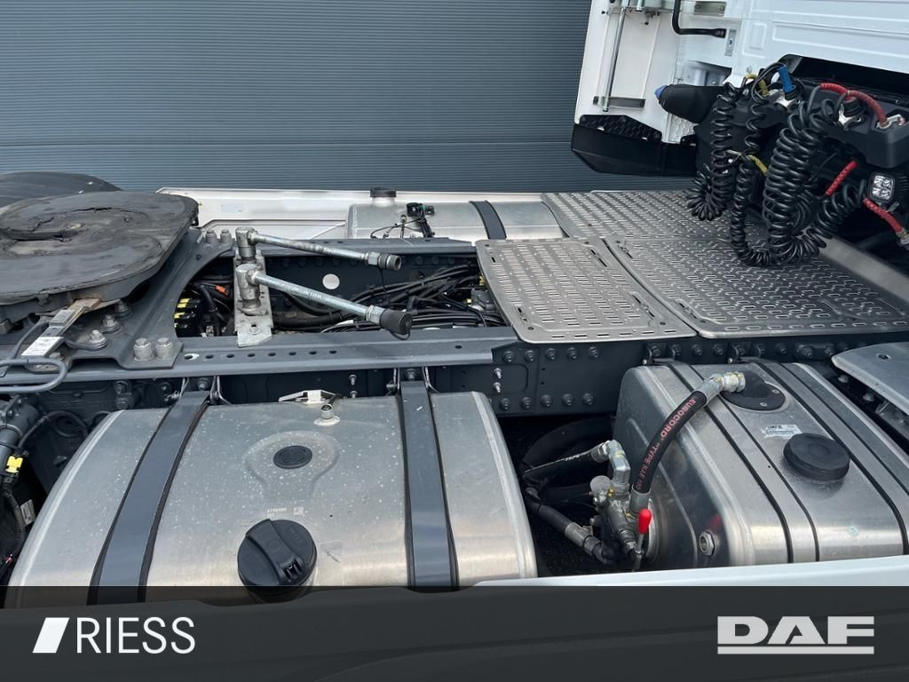 DAF XG+ 530 FT Alcoa Leder Intarder Standklima Hydra DAF XG+ 530 FT Alcoa Leder Intarder Standklima Hydra - Tractor unit: picture 4 DAF XG+ 530 FT Alcoa Leder Intarder Standklima Hydra DAF XG+ 530 FT Alcoa Leder Intarder Standklima Hydra - Tractor unit: picture 4