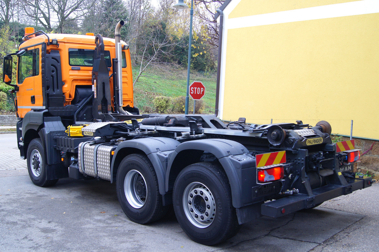 MAN TGS 28.400 BL 6x4-4/TÜV/PALIFT/Winterdienst/Salzstreuer/Streuer/Schneepflug - Hook lift truck: picture 5 MAN TGS 28.400 BL 6x4-4/TÜV/PALIFT/Winterdienst/Salzstreuer/Streuer/Schneepflug - Hook lift truck: picture 5
