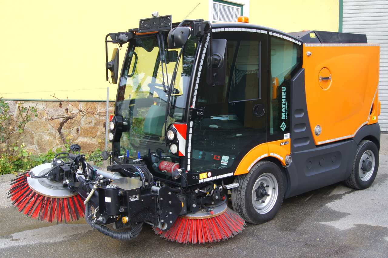MATHIEU Azura Flex MC210 3-rd brush / EURO 6 / TÜV - Road sweeper: picture 3 MATHIEU Azura Flex MC210 3-rd brush / EURO 6 / TÜV - Road sweeper: picture 3