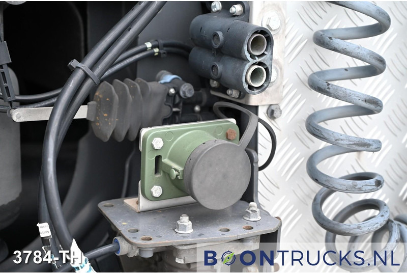 Tractor unit Volvo FH 540 6X2 FULL  AIR  | EURO 6 * NEW APK * BOOGIE * HYDRAULICS *: picture 16