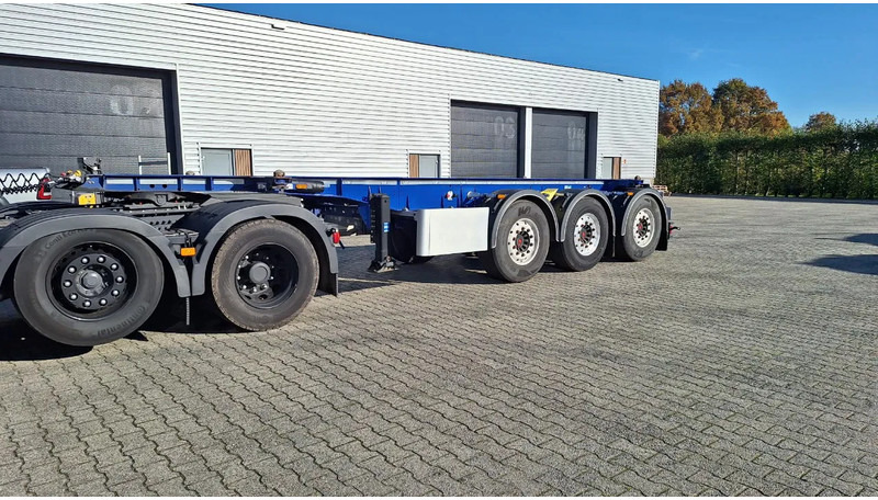 LAG 20FT SWAP ADR 3340KG ACHTER OPEN 3x - Container transporter/ Swap body semi-trailer: picture 1 LAG 20FT SWAP ADR 3340KG ACHTER OPEN 3x - Container transporter/ Swap body semi-trailer: picture 1
