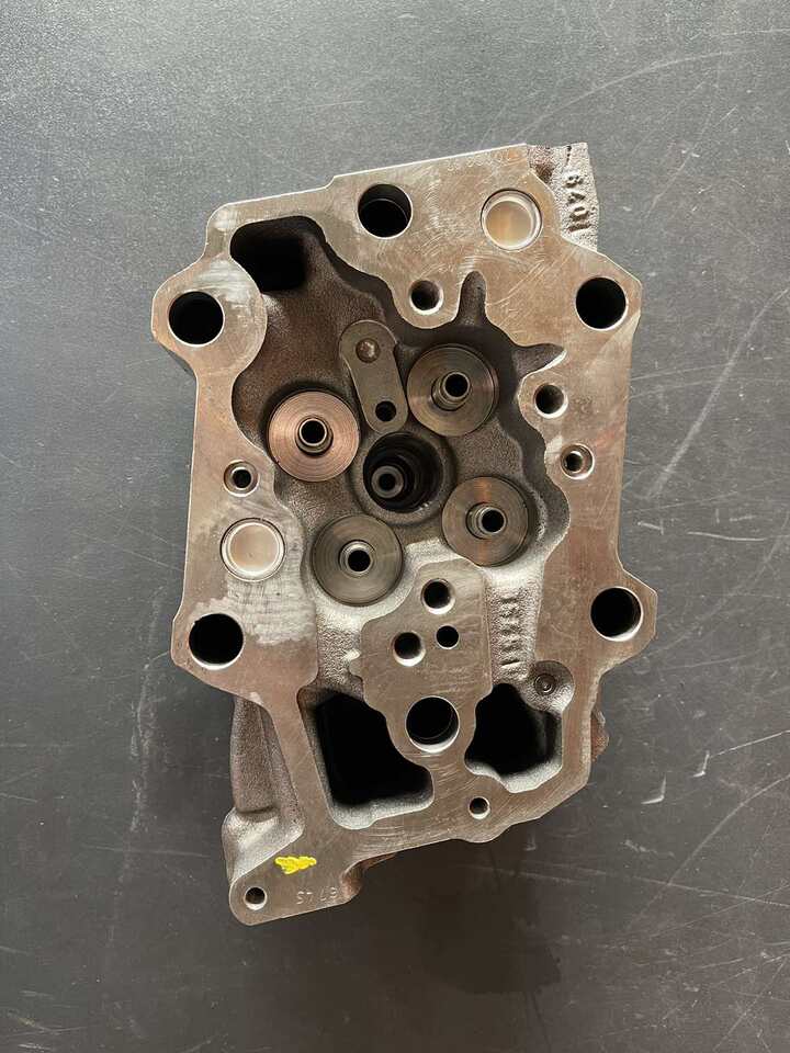 MAN CYLINDER HEAD 51.03100-6745 - Cylinder head for Truck: picture 1 MAN CYLINDER HEAD 51.03100-6745 - Cylinder head for Truck: picture 1
