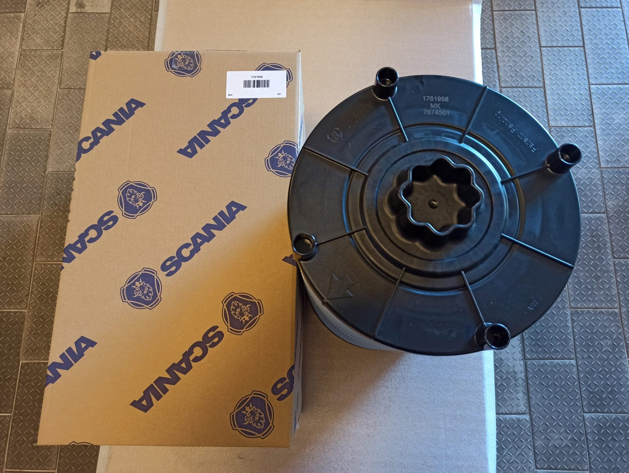 SCANIA AIR FILTER - 1761958 - Air filter for Truck: picture 1 SCANIA AIR FILTER - 1761958 - Air filter for Truck: picture 1