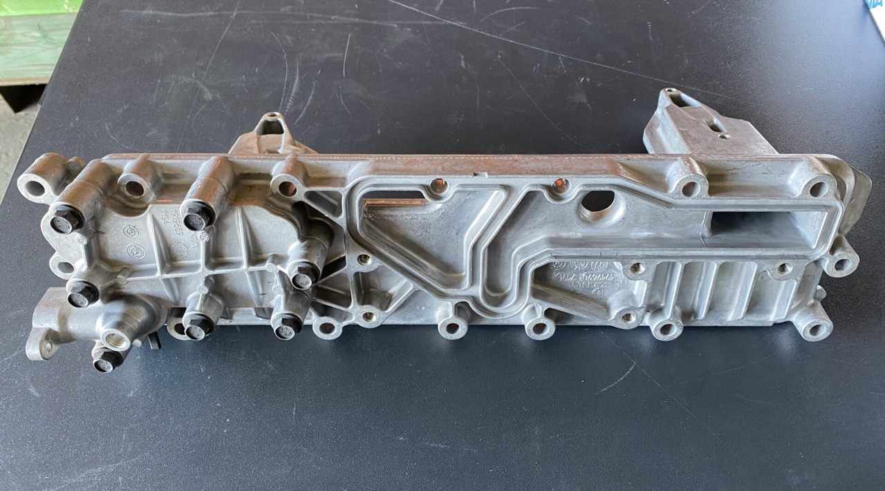 SCANIA OIL COOLER COVER - 1919690 - Oil cooler for Truck: picture 1 SCANIA OIL COOLER COVER - 1919690 - Oil cooler for Truck: picture 1