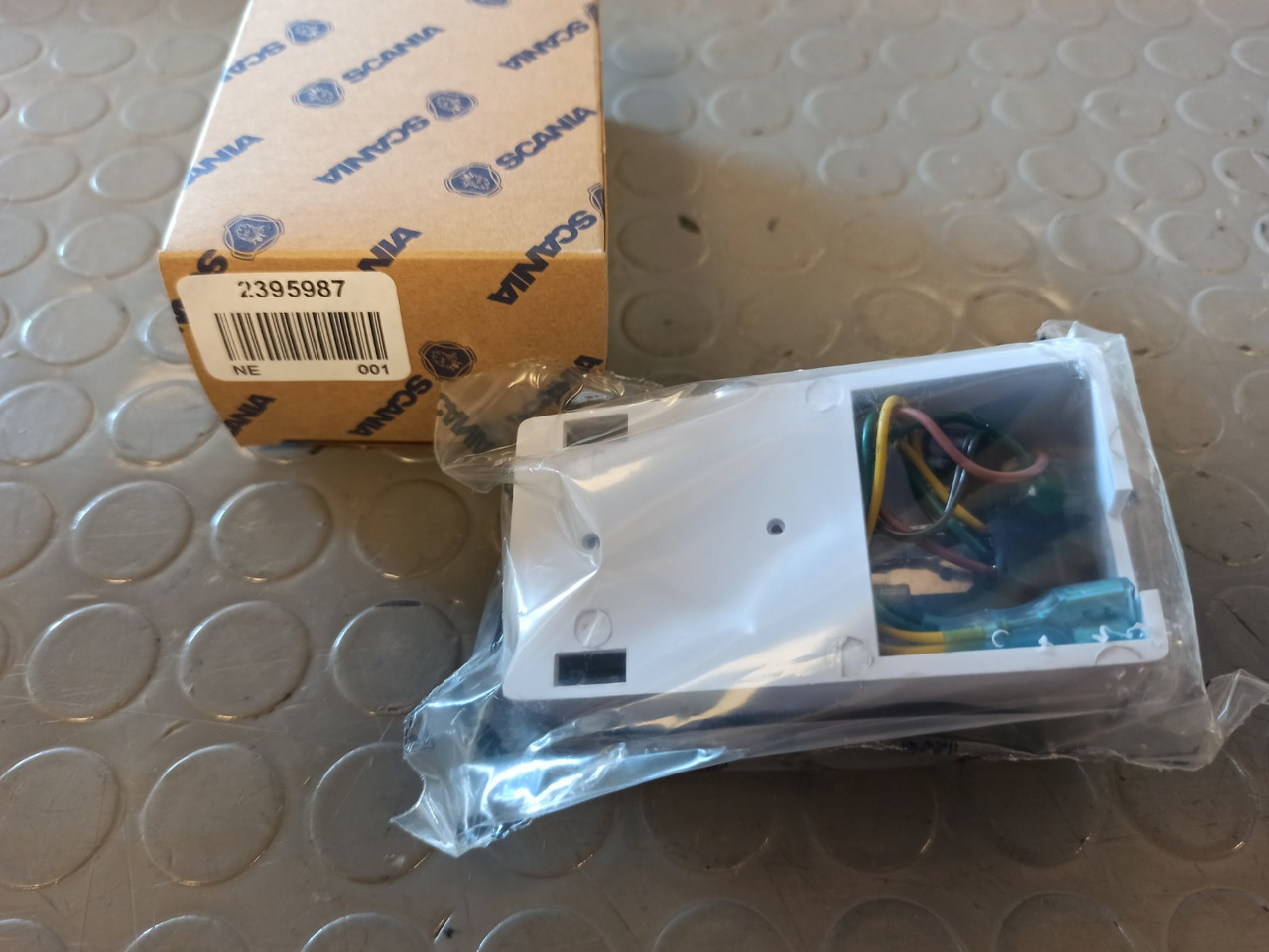 SCANIA THERMOSTAT - 2395987 - Thermostat for Truck: picture 1 SCANIA THERMOSTAT - 2395987 - Thermostat for Truck: picture 1