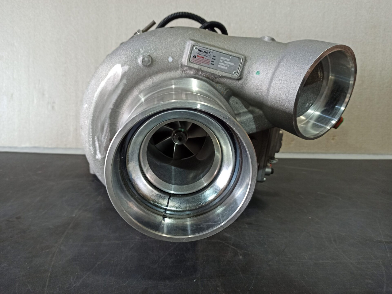 SCANIA TURBOCHARGER - 5352708 - Turbo for Truck: picture 1 SCANIA TURBOCHARGER - 5352708 - Turbo for Truck: picture 1