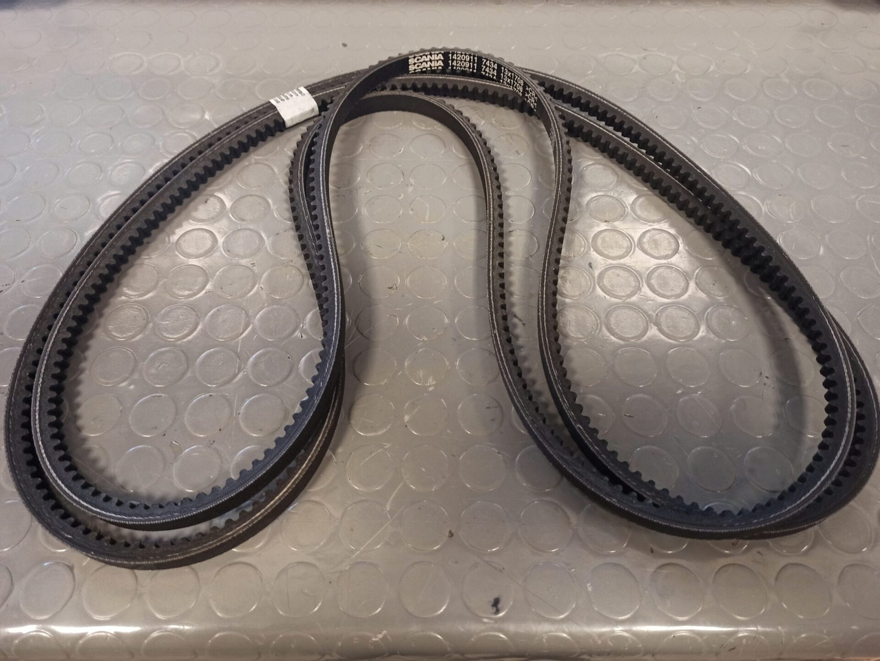 SCANIA V-BELT - 1420911 - Belt for Truck: picture 1 SCANIA V-BELT - 1420911 - Belt for Truck: picture 1