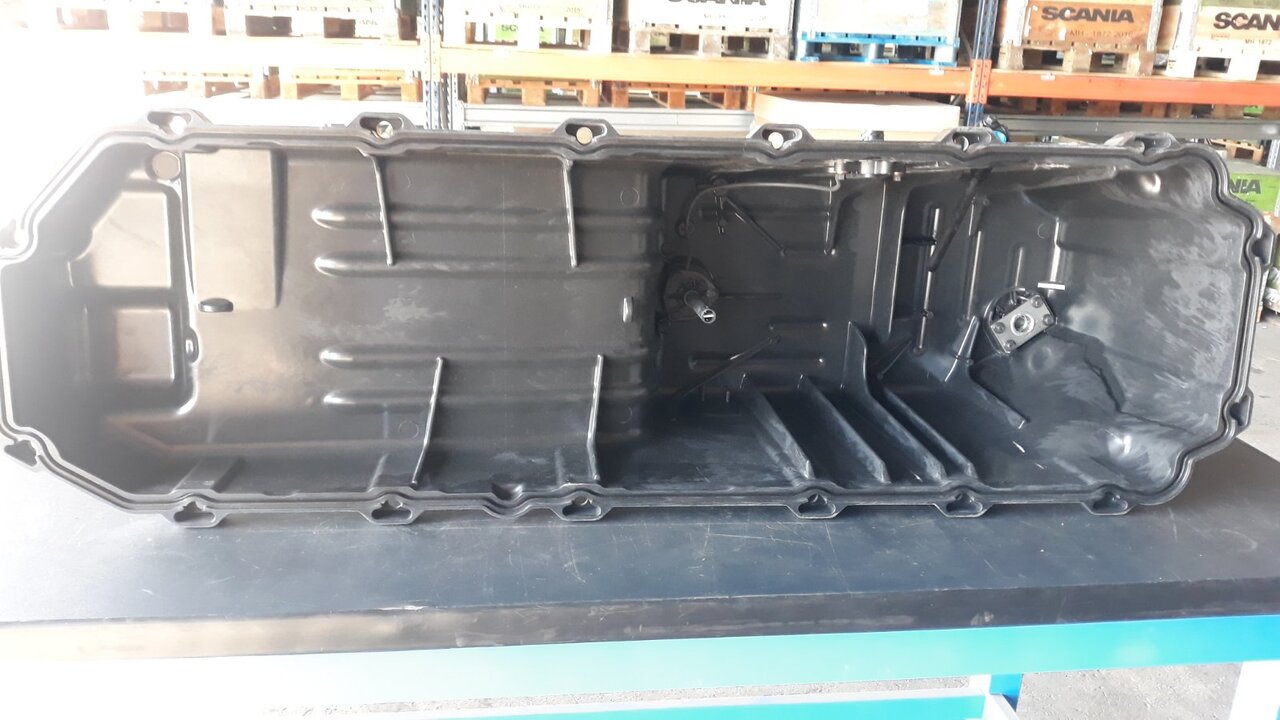 VOLVO OIL PAN 23424389 - Oil pan for Truck: picture 2 VOLVO OIL PAN 23424389 - Oil pan for Truck: picture 2