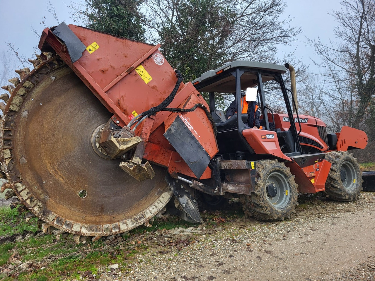 DITCH WITCH RT125 - Trencher: picture 1 DITCH WITCH RT125 - Trencher: picture 1