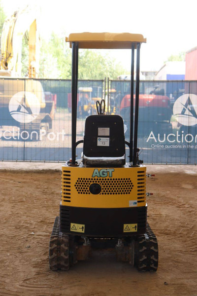 AGT Industrial QH12R - Mini excavator: picture 5 AGT Industrial QH12R - Mini excavator: picture 5