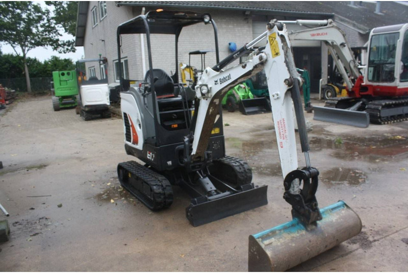 Bobcat E17 - Mini excavator: picture 4 Bobcat E17 - Mini excavator: picture 4