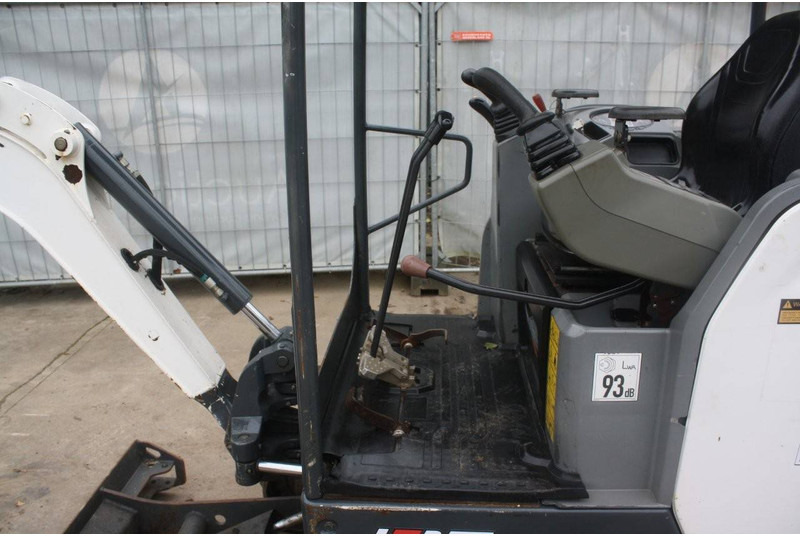 Bobcat E17 - Mini excavator: picture 5 Bobcat E17 - Mini excavator: picture 5