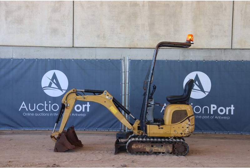 Caterpillar 300.9D - Mini excavator: picture 2 Caterpillar 300.9D - Mini excavator: picture 2