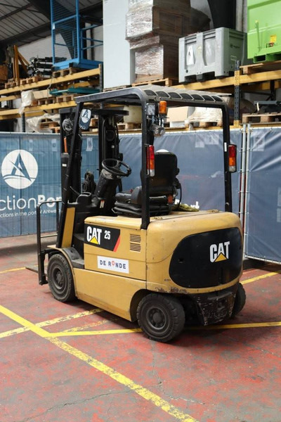Caterpillar EP25K-PAC - Electric forklift: picture 4 Caterpillar EP25K-PAC - Electric forklift: picture 4