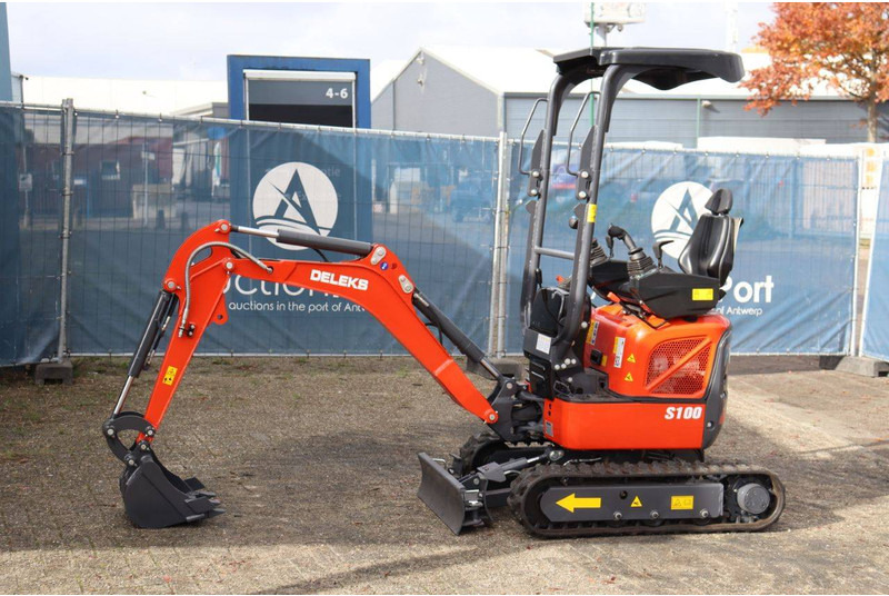 Deleks S100 - Mini excavator: picture 1 Deleks S100 - Mini excavator: picture 1